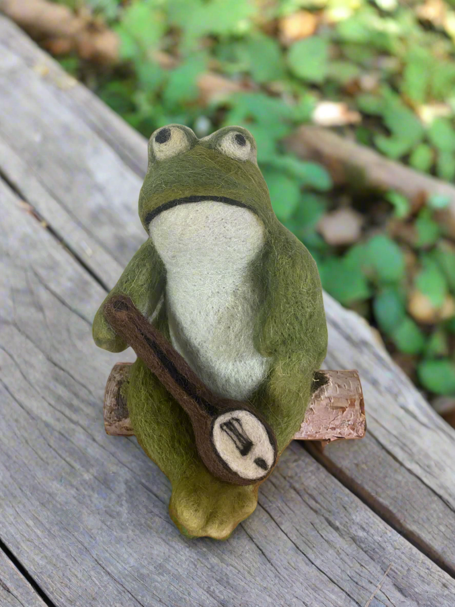 Needle Felted Strummin’ Frog